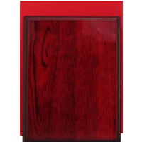 Дървен плакет 15х20см в червена картонена кутия 